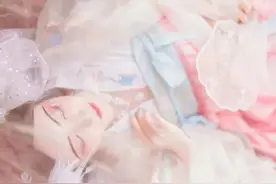 推文《贵妃娘娘穿回来爆红了》作者：宋杭杭图片