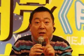 央视主持人董浩：36岁被下死亡通知书，今64岁对救命恩人深情表白图片