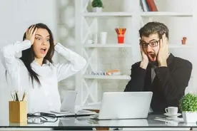 丈夫出差回到家中，发现有陌生男人，丈夫：不好意思，我走错门了图片