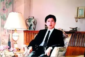 李春平：与80岁美国老太结婚，继承268亿遗产，回国做慈善图片