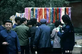 时代记忆：80年代“黑灰蓝”时装图片