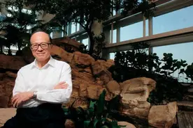 李嘉诚的6千亿资产被公布，但这只是冰山一角，他或将超越贝佐斯图片