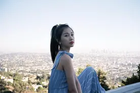 “哇哦”女孩虞书欣图片