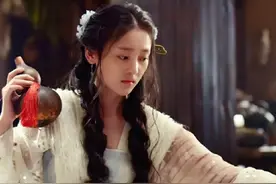王菲《彼岸花》初听不识曲中意，再听已是曲中人。吟诗唱曲思佳人图片