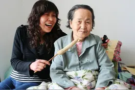 处理完老父亲的后事，如何照顾老妈，我们兄弟姐妹在一起讨论图片