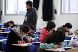 研二学姐分享：考研上岸被导师放鸽子，退学二战被父亲骂丢脸图片