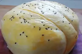 家庭版手撕面包，不用烤箱，不用揉出膜，做出的面包柔软又拉丝！图片