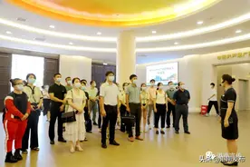 港南区组织领导干部到广西展览馆参观中国共产党广西历史展览及广西脱贫攻坚成就展图片