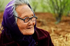 老年人的标准是多少岁？到了该“服老”的年纪，应该注意什么？图片