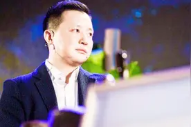 易到创始人周航：我原以为做投资的人天天可以度假视频封面