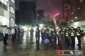 #力争上游新梧州#黄东明率队对公共复杂场所开展专项整治图片