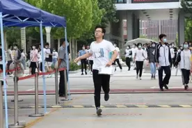 高考成绩公布后，高三“差生”后悔了：早知道当初走“单招”了图片