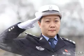 铿锵玫瑰竞芳华，一片“丹”心献警营图片