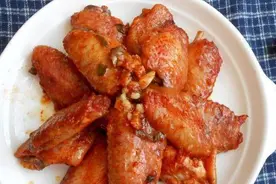 美食推荐：烤鸡翅，白菜丸子炖粉丝，家常炒鸡杂，砂锅鸡图片