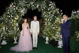 王彦霖艾佳妮盛大婚礼被指抄袭，原版婚礼新娘现身控诉：十分气愤图片