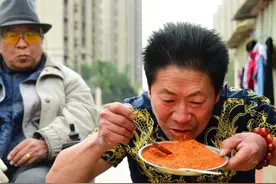他被称为“辣王”，一天辣椒的量是别人家个把月的量，如今怎样了图片