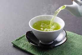 糖尿病喝茶能降血糖吗？他亲自实验，试了三种茶，结果让他想不到图片