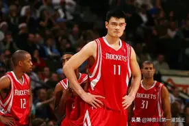 姚明2011年最高年薪1769万，当年联盟其他球员有谁高过姚明？图片