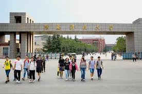 这所学校，地理位置好，低调有内涵，实力被低估图片