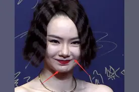 假发可不是随便选的，戚薇带着假发却暴露发际线，造型不太成功图片