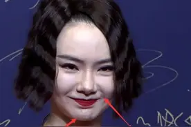 假发可不是随便选的，戚薇带着假发却暴露发际线，造型不太成功图片