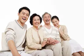 女子为寻弟弟丢了工作，“他差点摔死一岁女儿”图片