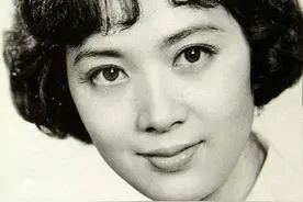 80年代美女龚雪：为了爱情放弃事业嫁到美国，67岁风采依旧图片