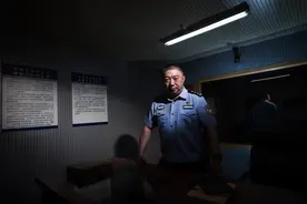 与孙小果对视的那一刻，他知道，成了！【平安之星】图片