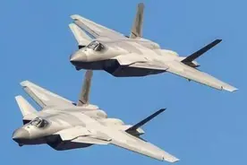 振奋人心！歼-10战机换装矢量发动机战力倍增，性能丝毫不输苏35图片