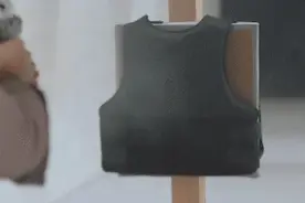 从鳞片到纤维——能挡子弹的防弹背心“奋斗史”图片