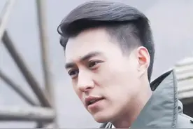 两次爱上离婚女的靳东：不顾家人反对娶她，是我最正确的决定图片