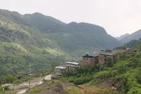 重庆主城海拔最高且还有人居住的华蓥村，生活在这里的村民好安逸图片