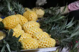 菠萝虽然美味，但是不能乱吃，关于菠萝的吃法以及禁忌你都知道吗图片