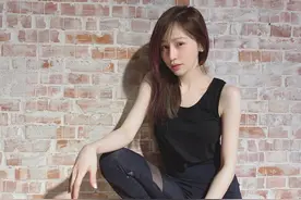 王心凌穿透视装运动，性感美艳为拍美照汗都干了！结果100分图片