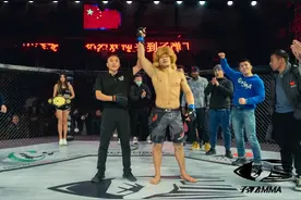 哈萨克族雄鹰一回合秒杀！方便、姚红刚现场助阵图片