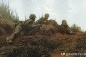 解放军排长用火箭筒摧毁越军暗堡，冲锋时却踩中地雷英勇牺牲图片