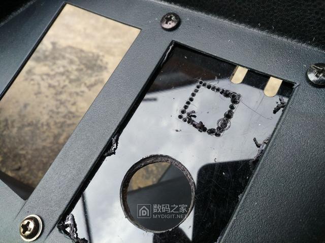 福特嘉年华给后座DIY加装点烟器及USB QC3.0充电接口
