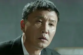 投资4亿，雪藏2年，《突围》里的达康书记，“换脸”依旧被认出图片