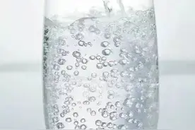 气泡水对人是利是弊图片