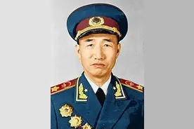 在人民军队中，为什么这七位元帅被合称为四老三总？图片