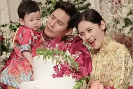 于晓光抱美女坐腿上引热议，秋瓷炫曾与其谈过老公出轨的处理办法图片