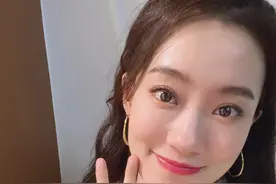 不愧咱妈！张小斐解散全国粉丝后援会，真正的演员不需粉圈那一套图片