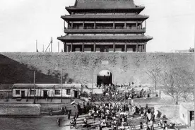 郭沫若坚持拆北京古城墙，梁思成夫妇放狠话反对，多年后全遭说中图片