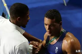 约书亚聘请11战全胜重炮手乔伊斯担任陪练，备战与普列夫交锋图片