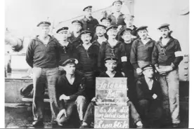 德国版的十月革命，工农兵脚踢德皇建立苏维埃，列宁都前来祝贺图片