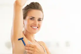 女人腋毛为啥有多有少？为了美可以剃掉吗？女孩子如何去追求美？图片