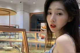 小说：长得挺俊的，过来姐姐这边坐图片