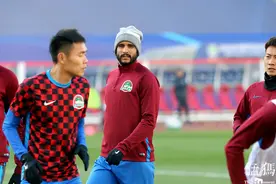 超300名河南建业球迷远征大连，助威保级大战图片