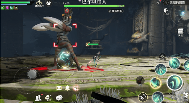 打怪兽有多激烈？迪迦出席腾讯活动皮套意外开裆