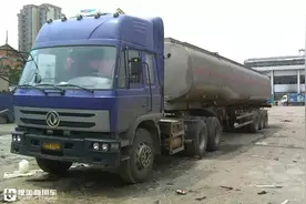 东风“紫罗兰”经典涂装回归，2021款天龙KX牵引车，升级改进真大图片